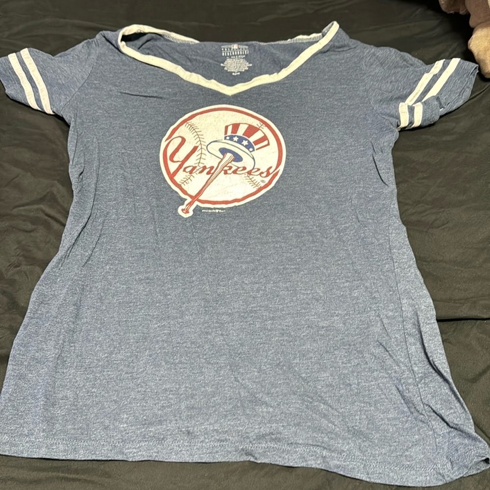 New York Yankees shirt